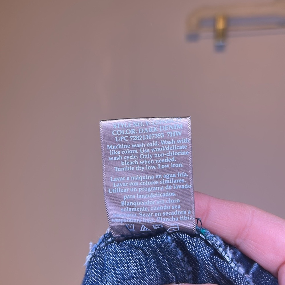 Women’s Denim Floral capris - Picture 6 of 6